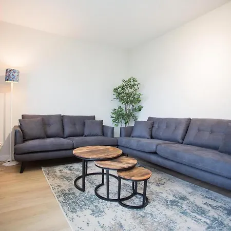 - Burgstrasse 15-b Hotel *